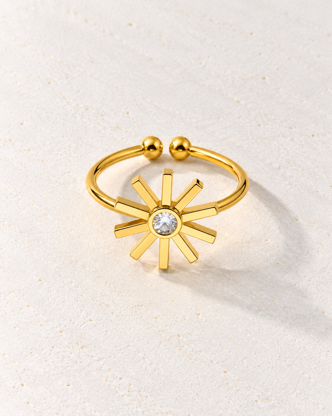 Anillo Astrid de Hanalima: ajustable con estrella de ocho puntas y cristal