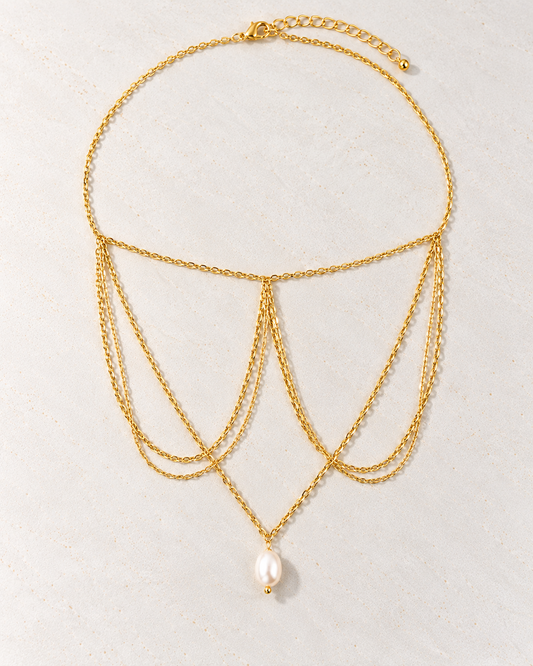 Collar Léonie de Hanalima: cadenas drapeadas en capas con perla gota