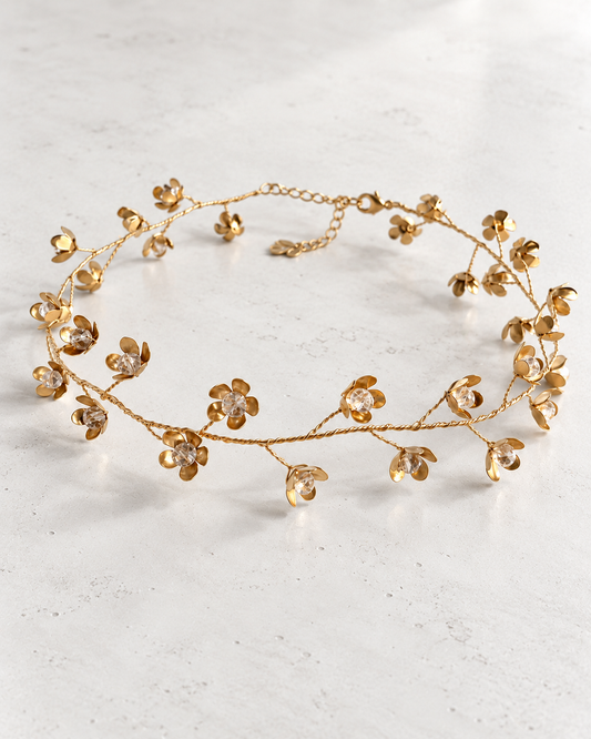 Choker Halo Dorado Mini de Hanalima: flores doradas pequeñas con cristales facetados, packshot